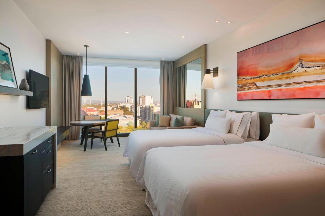 The Westin Perth Hotel Ngoại thất bức ảnh A guest room at the hotel