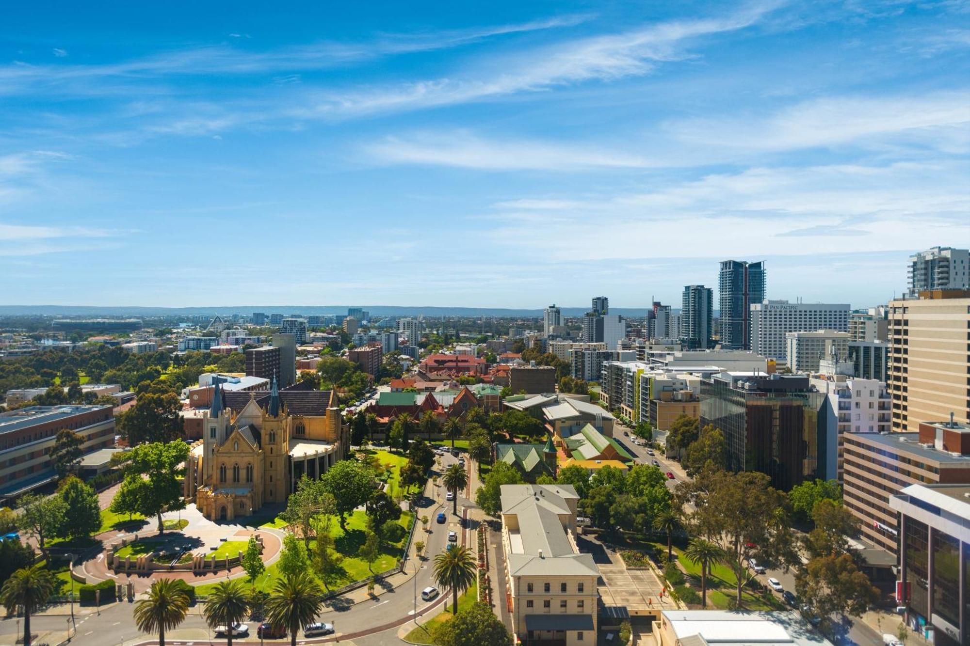 The Westin Perth Hotel Ngoại thất bức ảnh Aerial view of the East Perth skyline